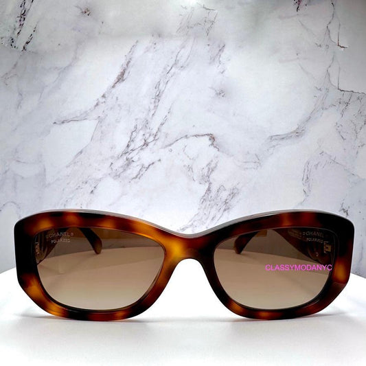 CHANEL CH5493 1295/S9 brown tortoise rectangle polarized sunglasses front view