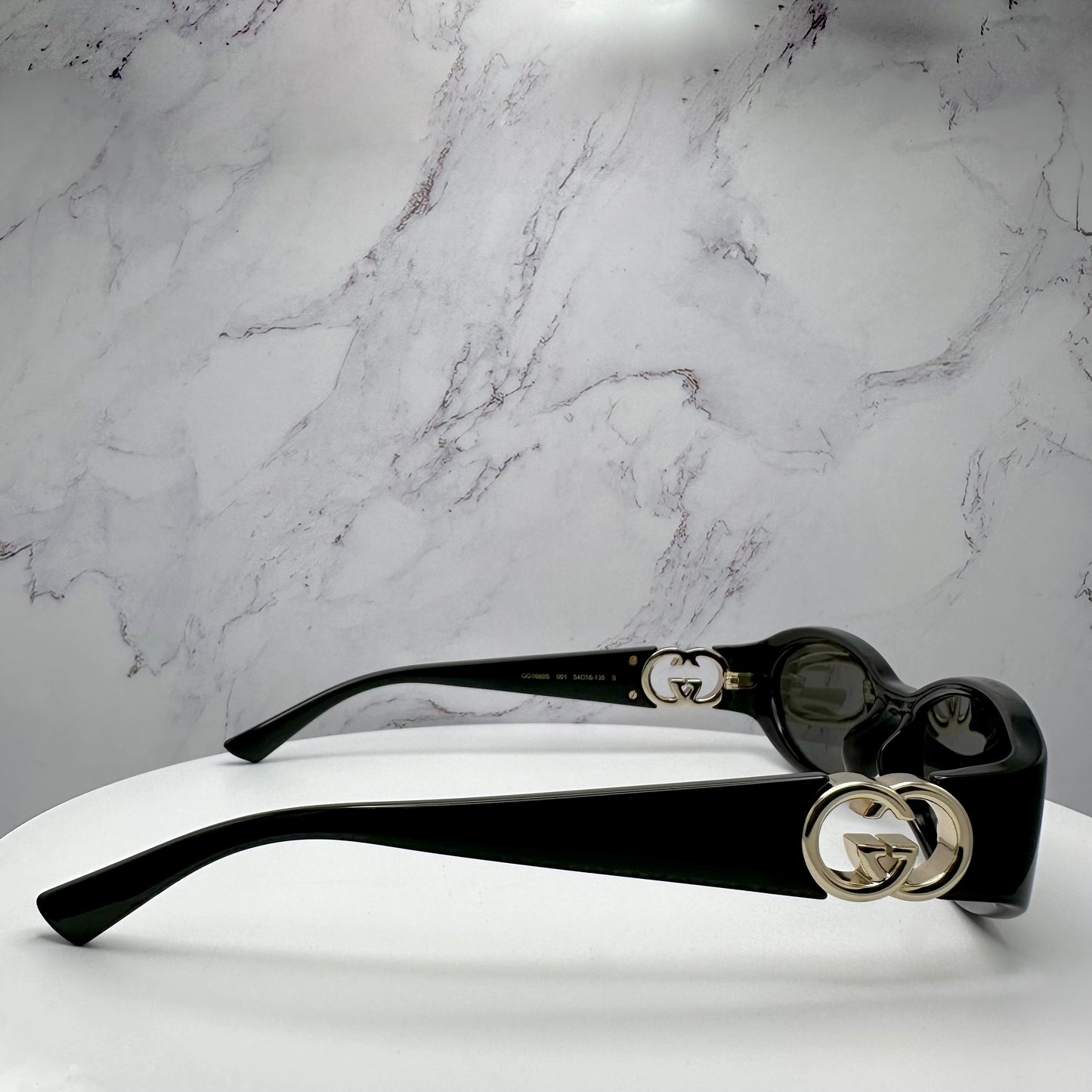 GG1660S 001 Oval Sunglasses