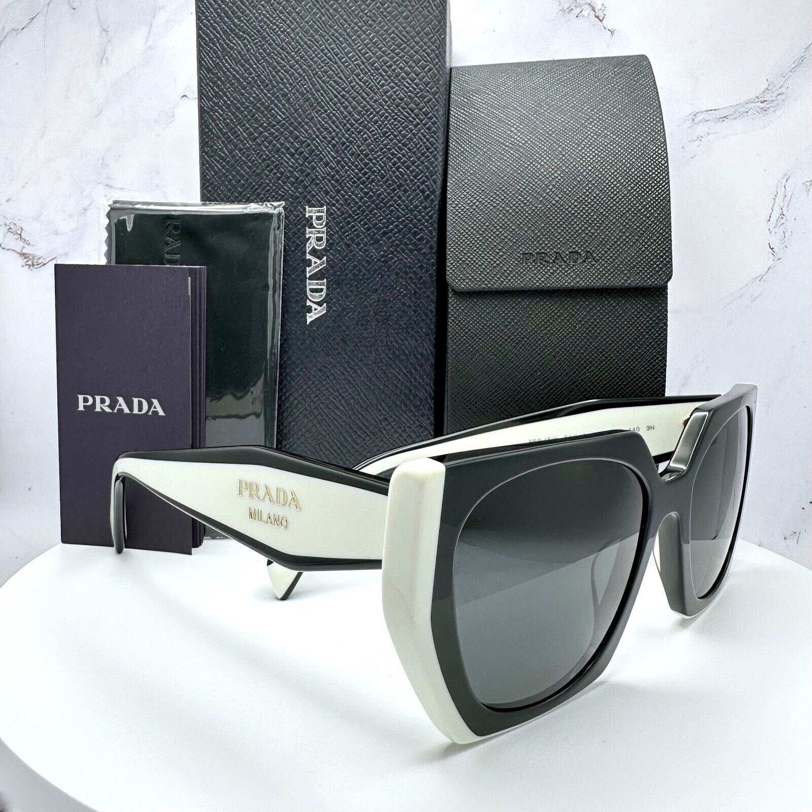 Prada Sunglasses SPR15W 09Q-5S0