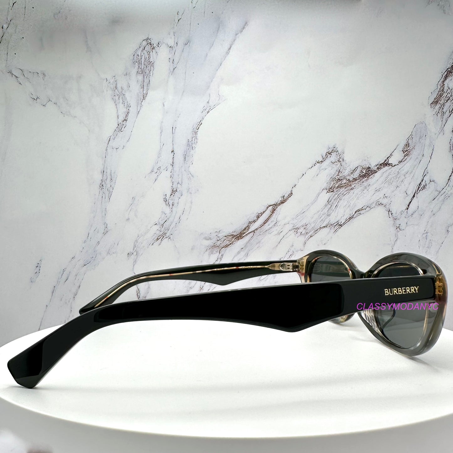 Burberry side view black sunglasses BE4447D