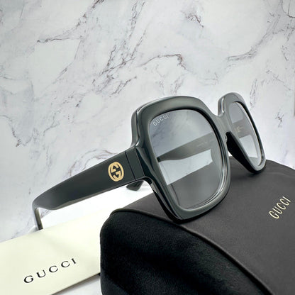 Gucci GG1337S 001 black square oversized frame gradient grey sunglasses side view