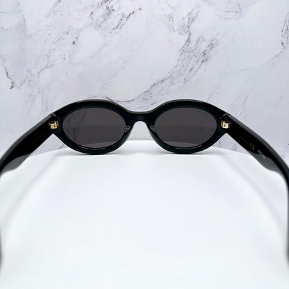 Gucci GG1579S 001 black oval back view