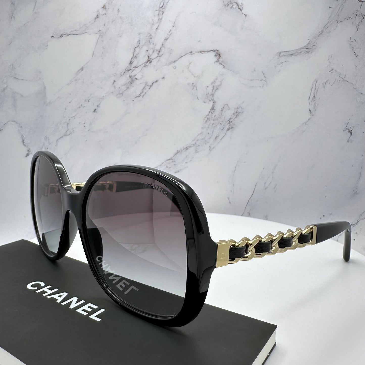 CHANEL Sunglasses Black Gold Classic Chain CC Logo CH5470Q