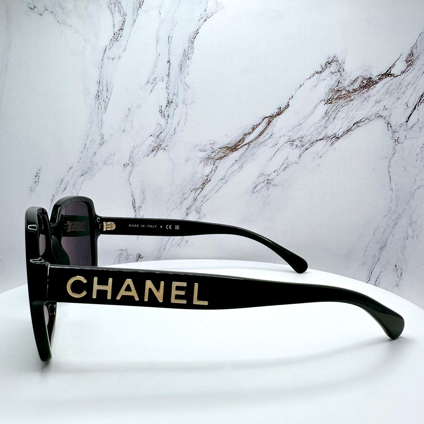 CHANEL Sunglasses CHANEL Gold Logo Black Oversized CH5408