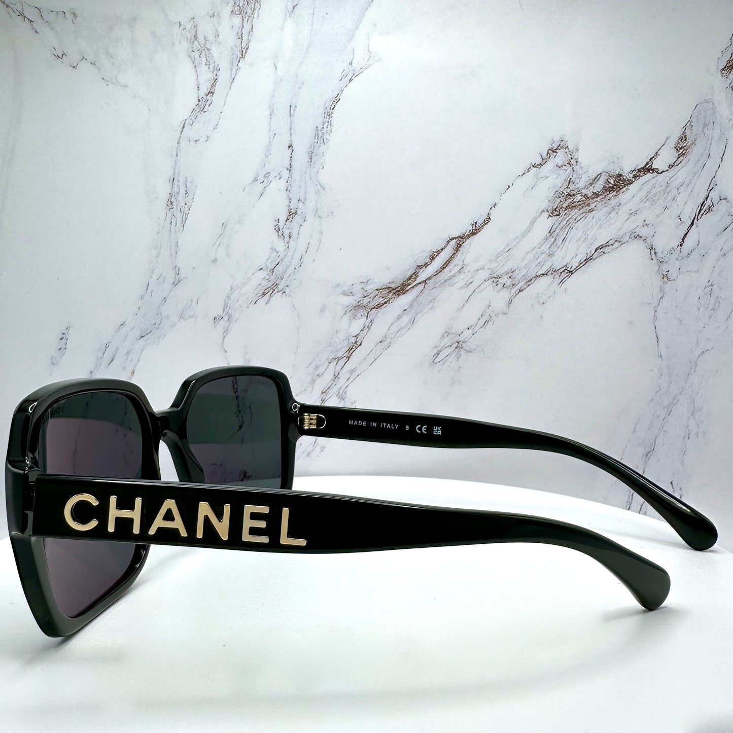 CHANEL Sunglasses CHANEL Gold Logo Black Oversized CH5408