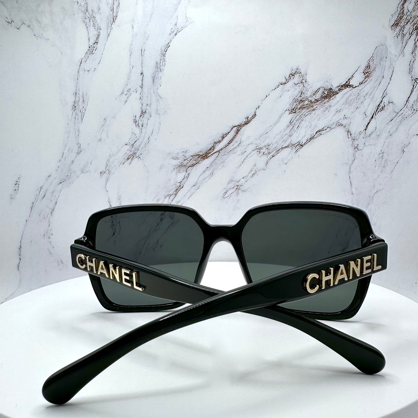 CHANEL Sunglasses CHANEL Gold Logo Black Oversized CH5408