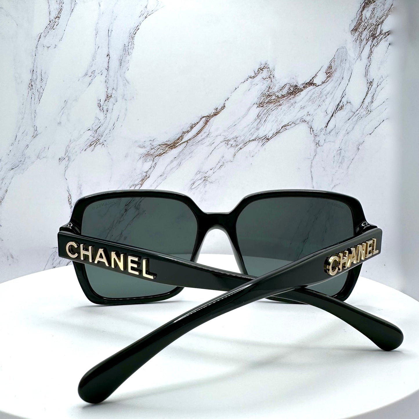 CHANEL Sunglasses CHANEL Gold Logo Black Oversized CH5408