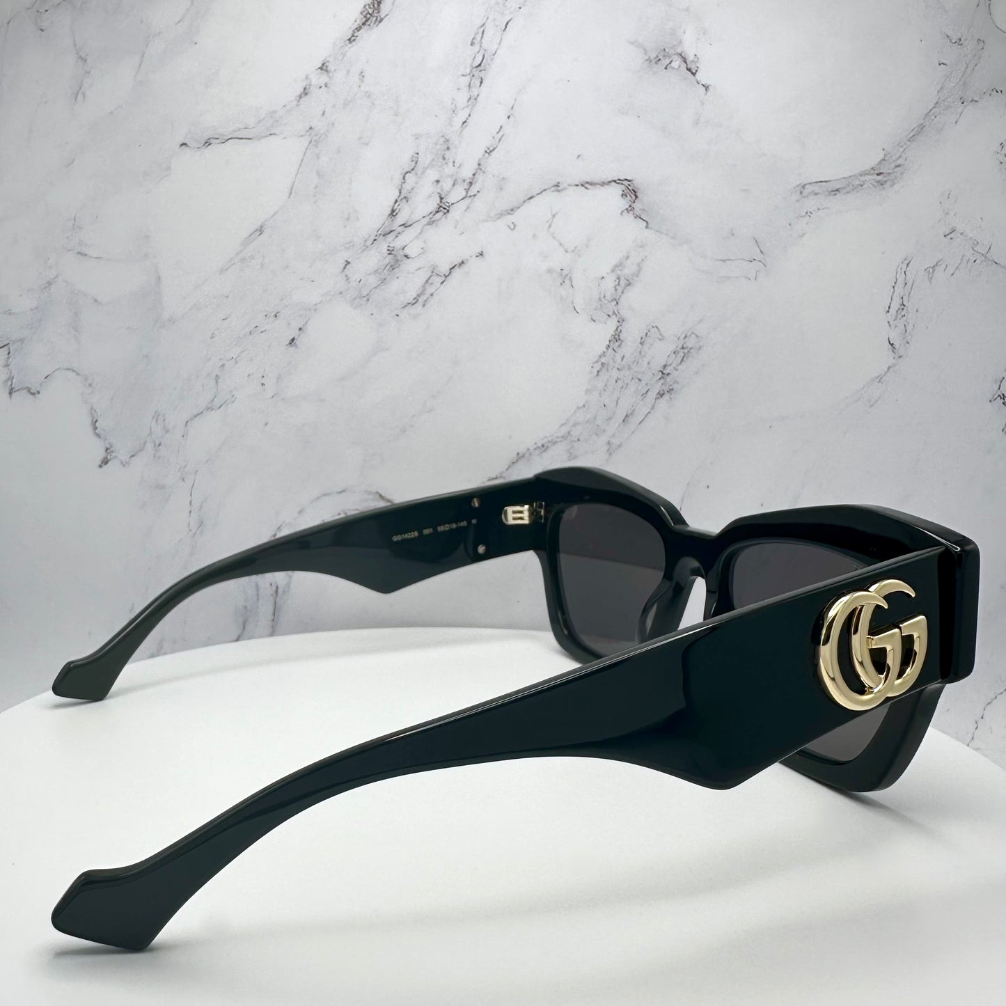 GUCCI GG1422S 001 Sunglasses Cat Eye Black Gold GG Logo