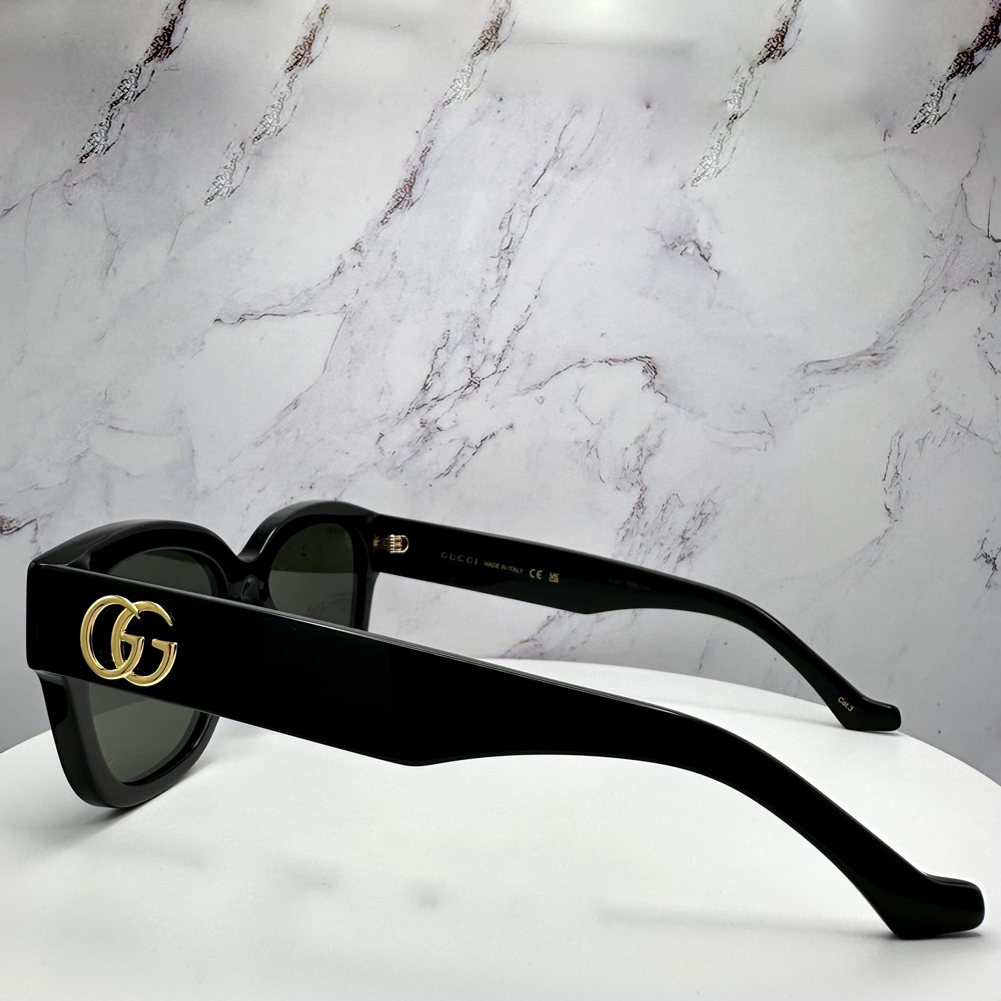 Gucci Sunglasses Black Gold GG Logo Round Logo GG1550SK 001