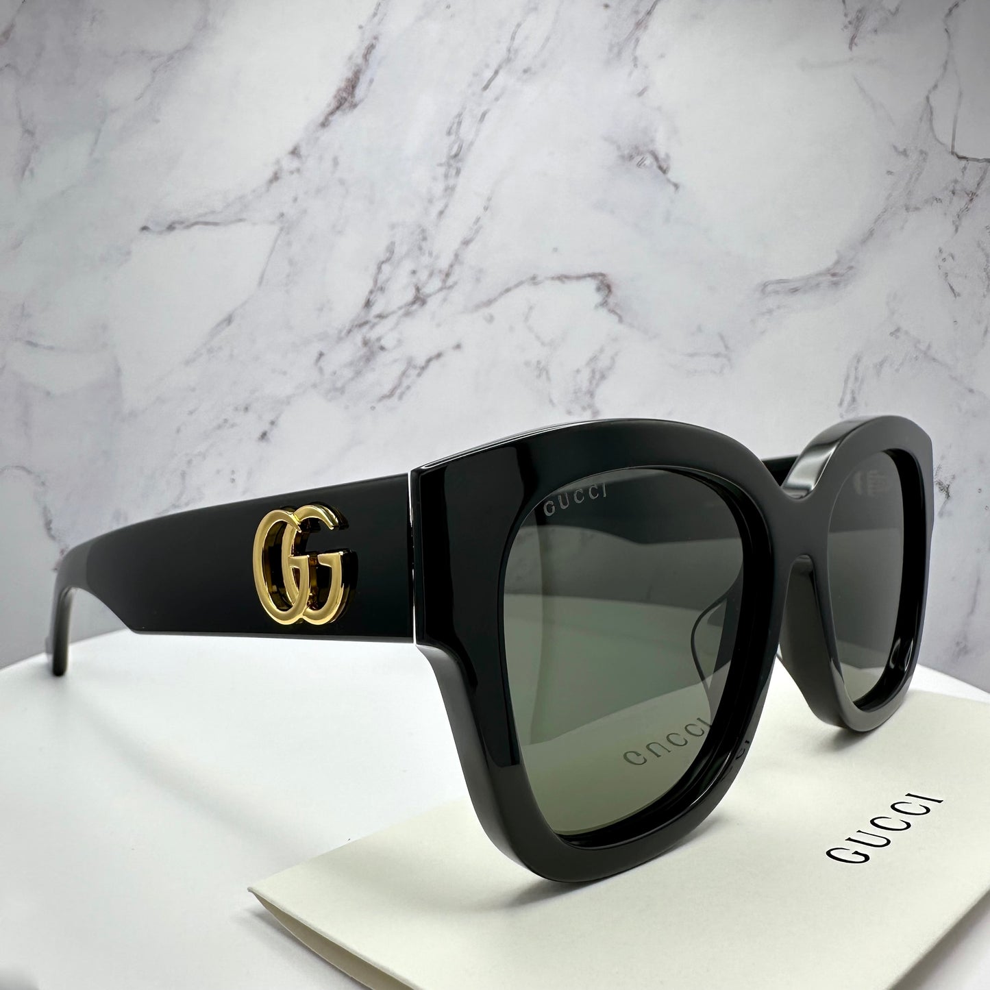 Gucci Sunglasses Black Gold GG Logo Round Logo GG1550SK 001