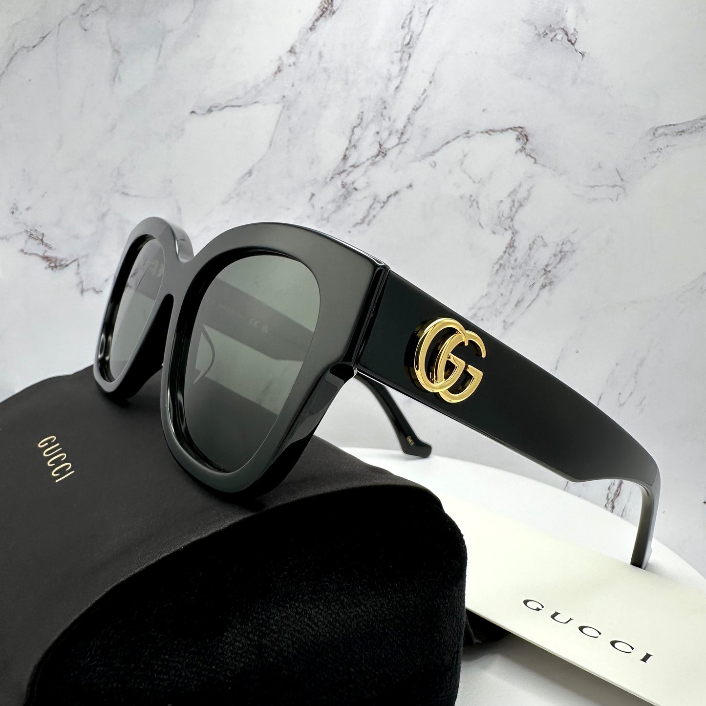 Gucci Sunglasses Black Gold GG Logo Round Logo GG1550SK 001