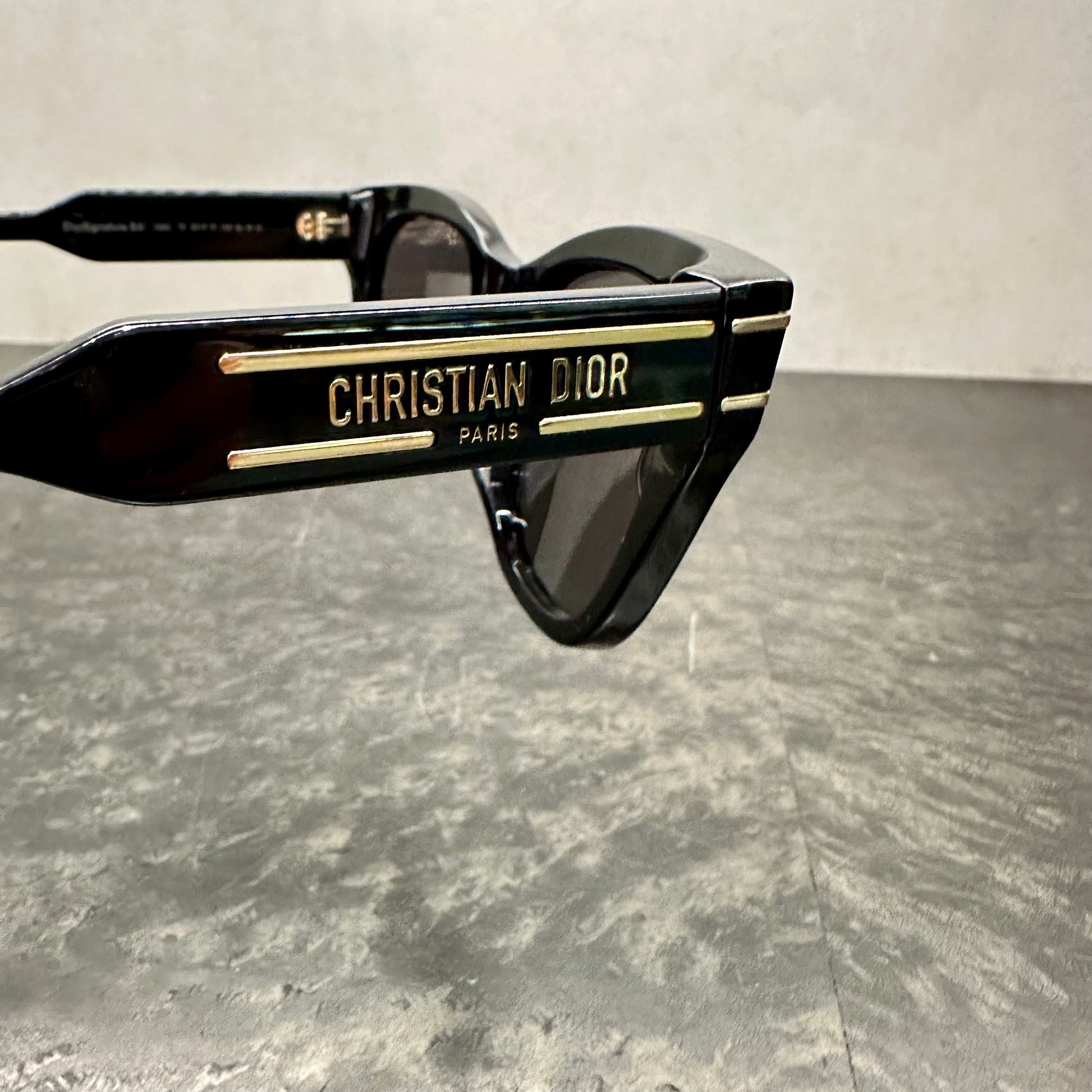 DIOR Signature B4I Sunglasses 