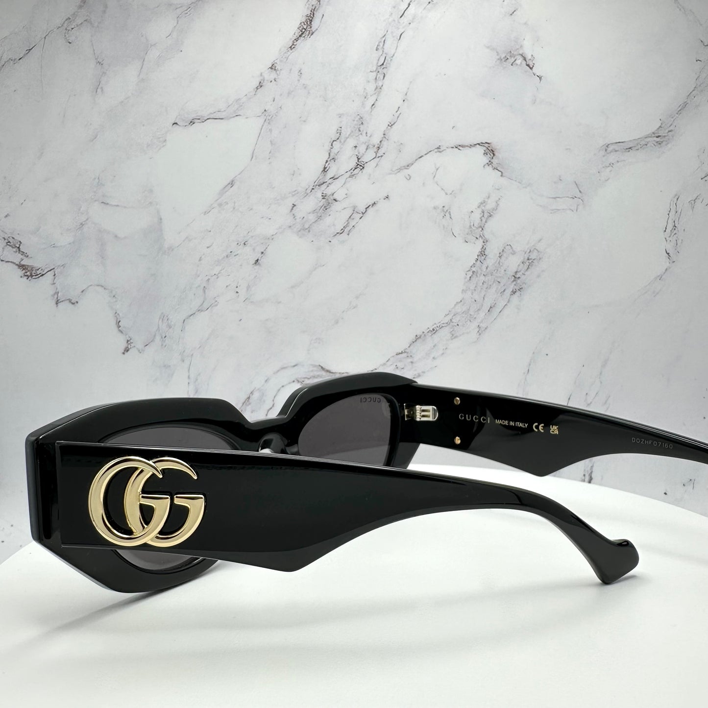 GUCCI Sunglasses Black Gold GG Logo 51mm GG1421S