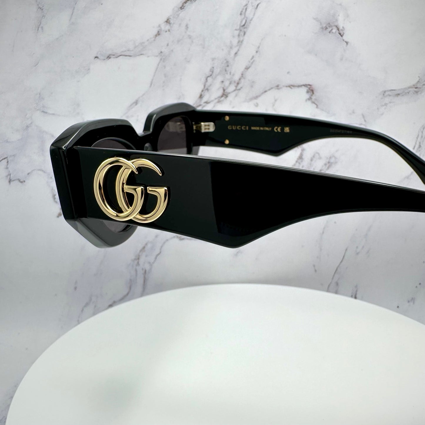 GUCCI Sunglasses Black Gold GG Logo 51mm GG1421S