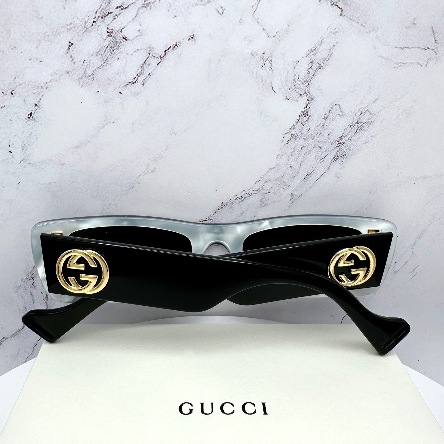 Gucci GG0516S Sunglasses Black Gold GG Rectangle 52mm