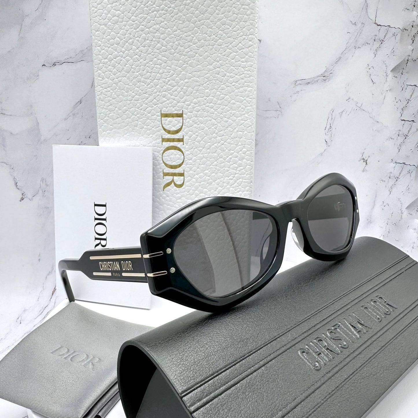 DIOR Sunglasses Dior Signature B1U Black Gold Logo Butterfly