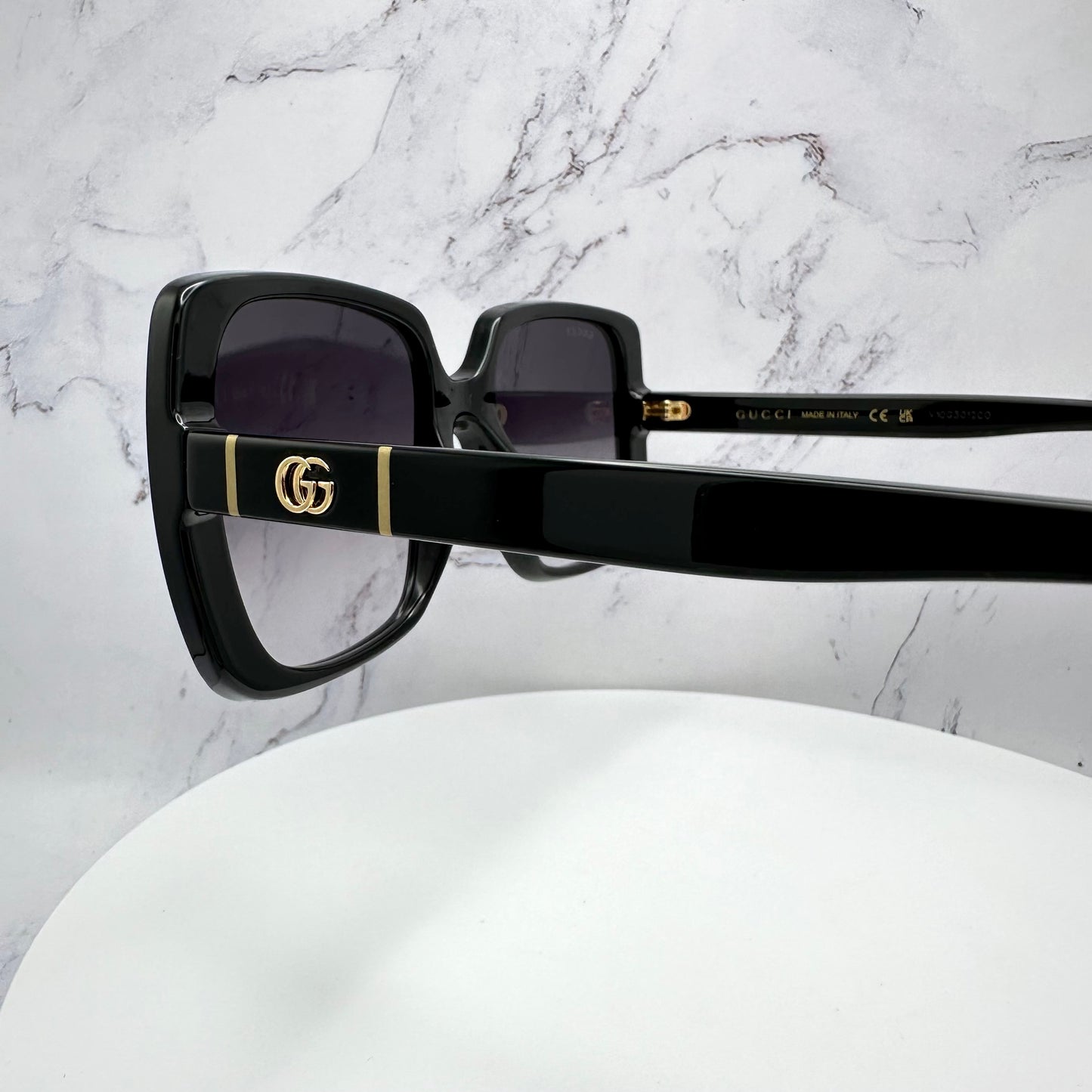 Gucci Sunglasses Black Gold Square GG Logo GG0632S 001