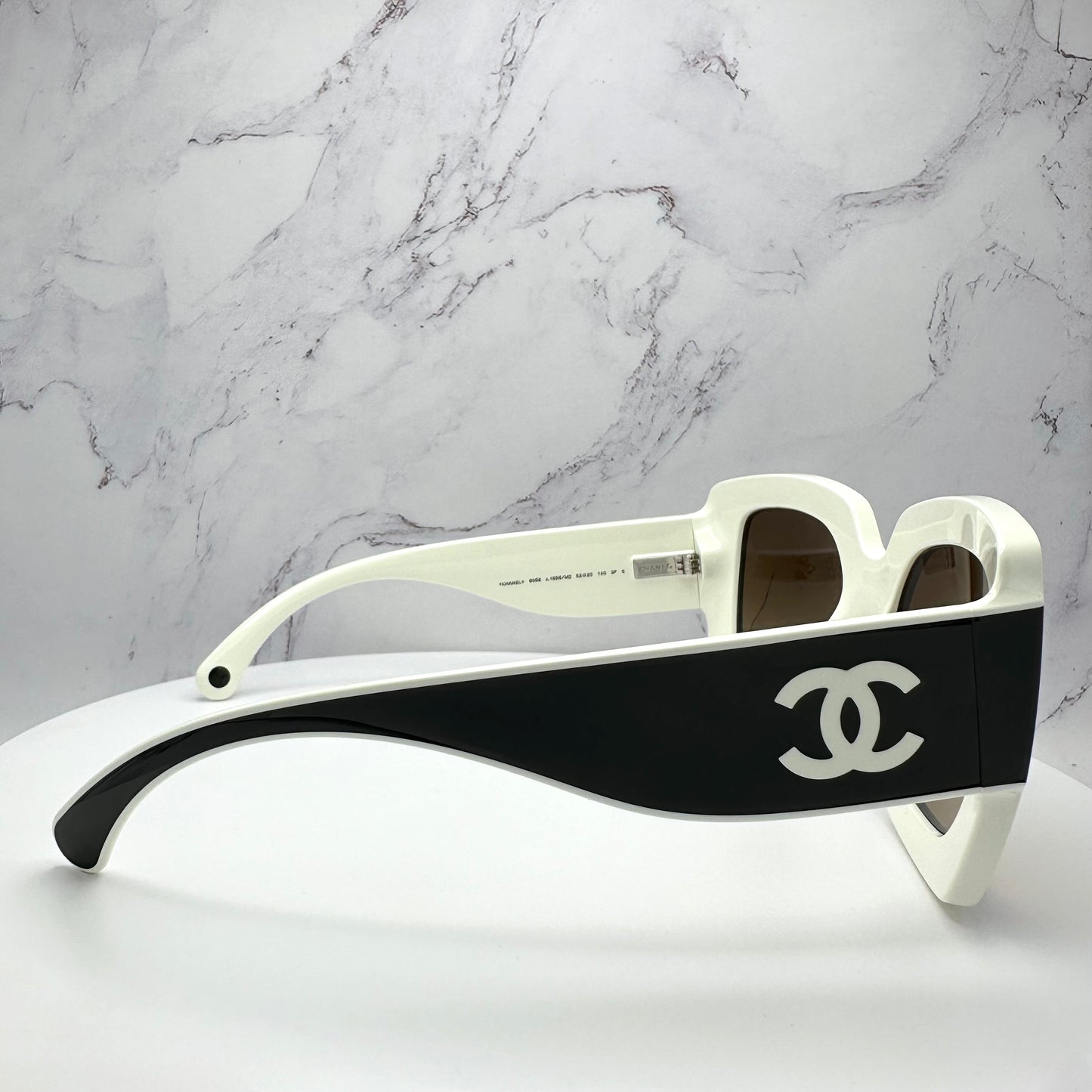 Chanel Sunglasses 6059 1656/m2