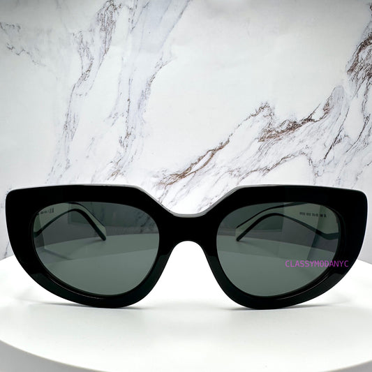 PR D02S 20G08Z Black Prada sunglasses front view 