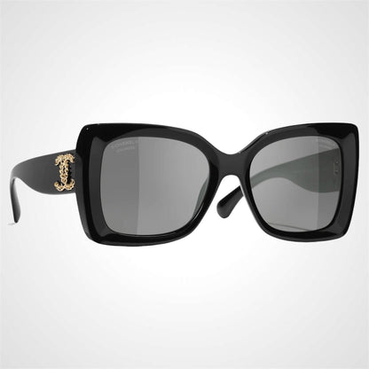 CHANEL CH5555 C622/T8 black square oversized women's polarized sunglasses with gold chain logo side view
